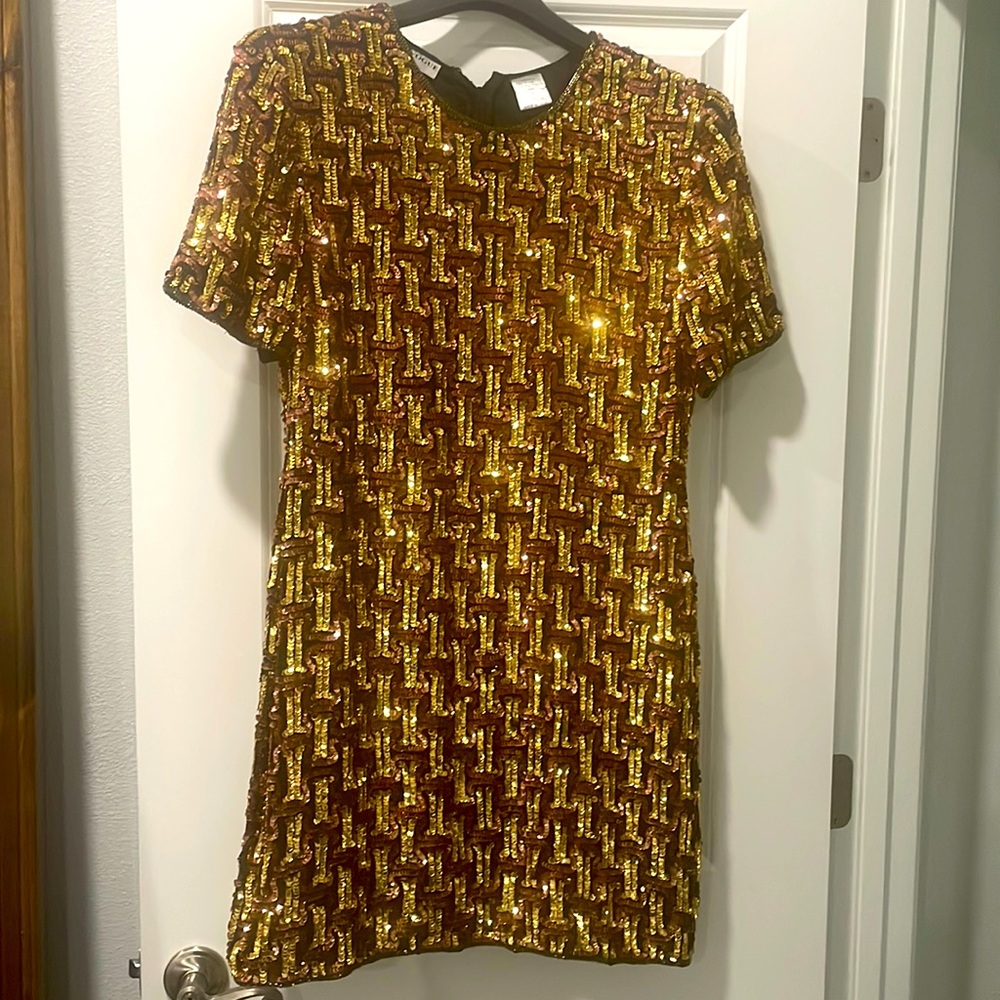 This Stunning sequins dress is Fabulous!